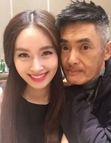在其中与张家辉合作演对手戏的毒枭的女儿mina.