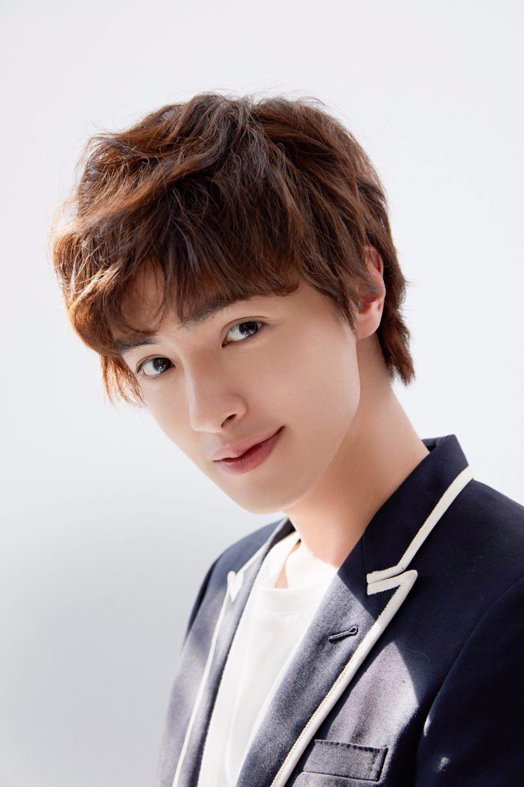 《流星花园》官鸿英国杀青 剧组活宝祈愿更好自己