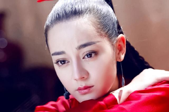 大露额头的6位女星古装造型迪丽热巴硬朗唐嫣像是老了10岁