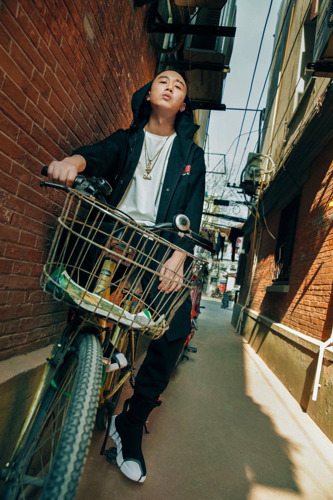 gai周延引爆上海时装周:"我觉得gai就是个潮流"