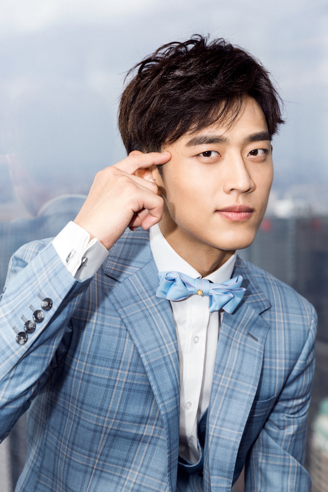 王天辰亮相微博电影之夜 获颁"最受期待演员"奖