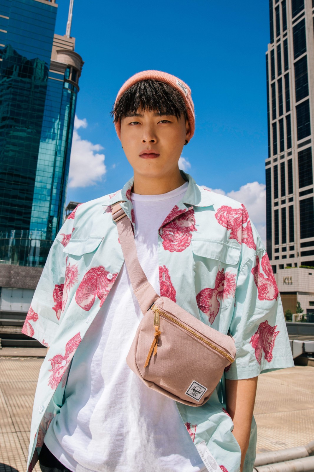 小青龙盛夏强劲清爽说唱 全新单曲《call me》演绎浪漫说唱派