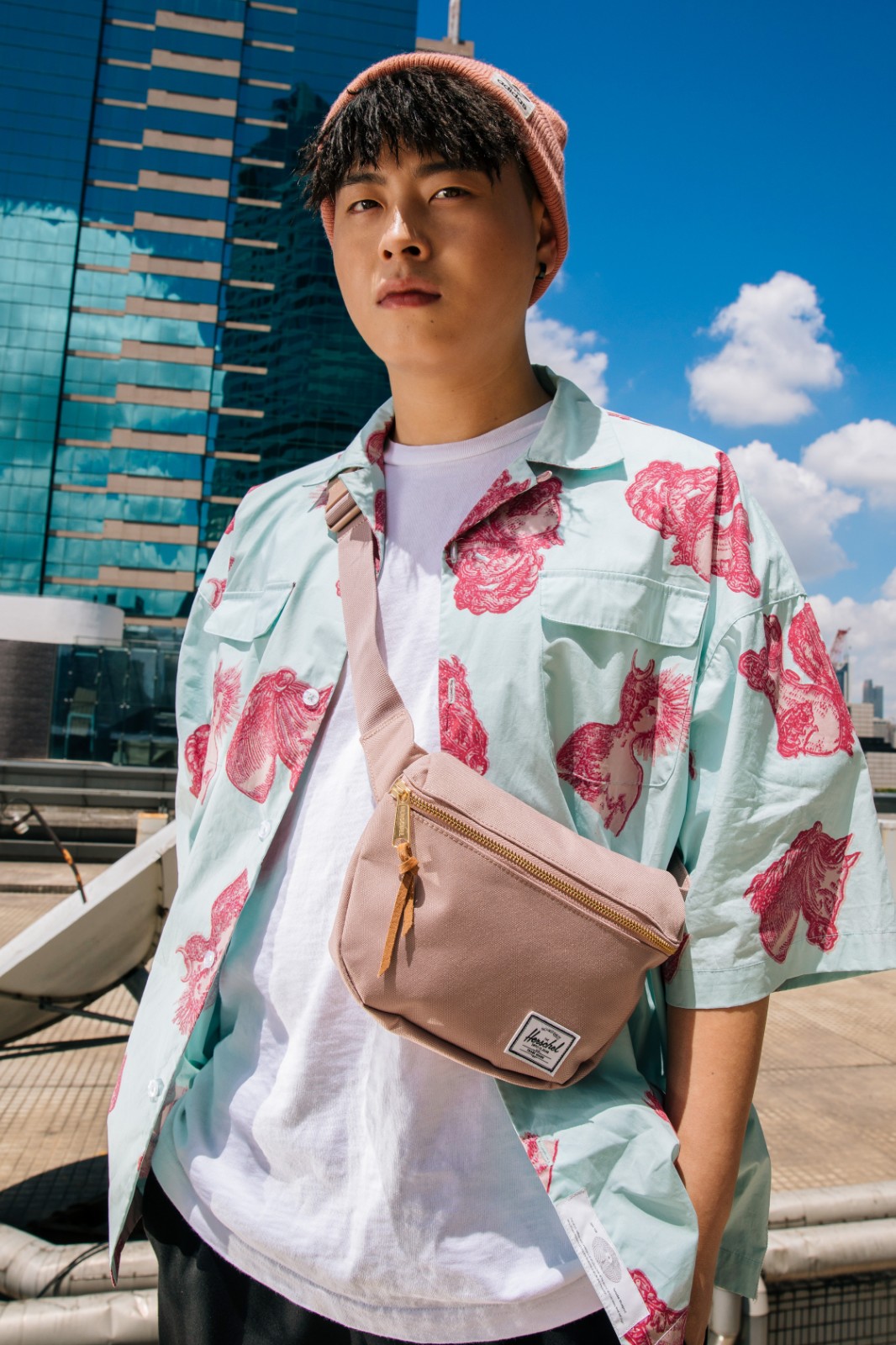 小青龙盛夏强劲清爽说唱 全新单曲《call me》演绎浪漫说唱派