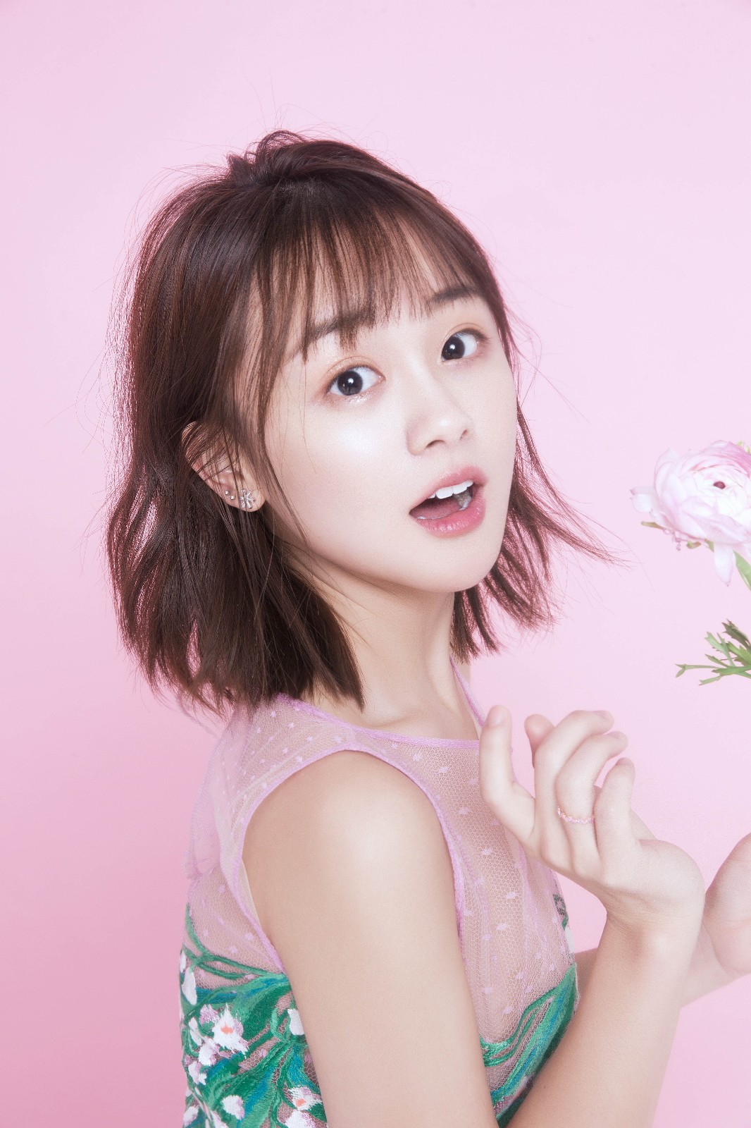 林千鹿灵动写真曝光 娇俏纯粹点缀浪漫时光