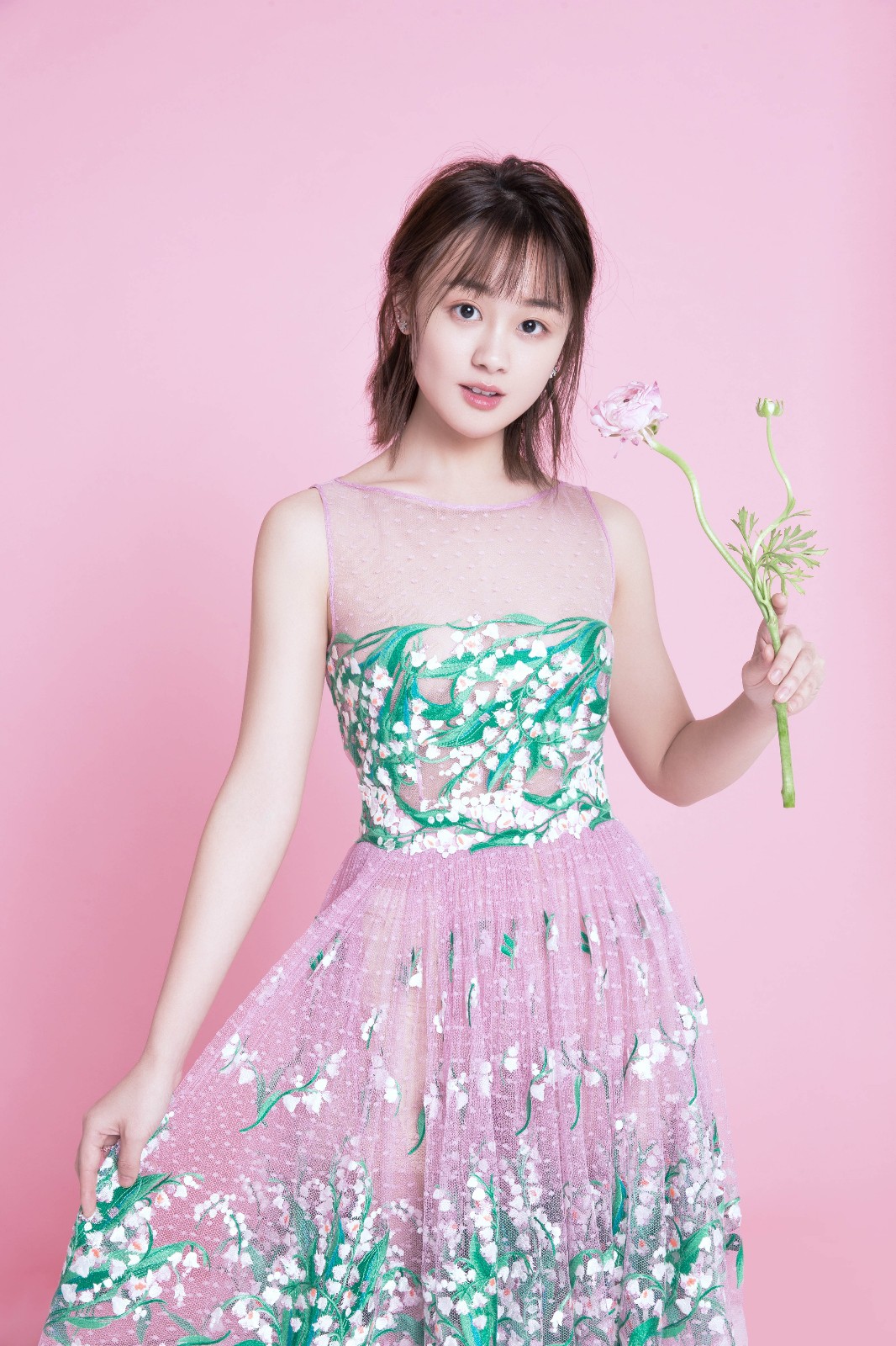 林千鹿灵动写真曝光 娇俏纯粹点缀浪漫时光