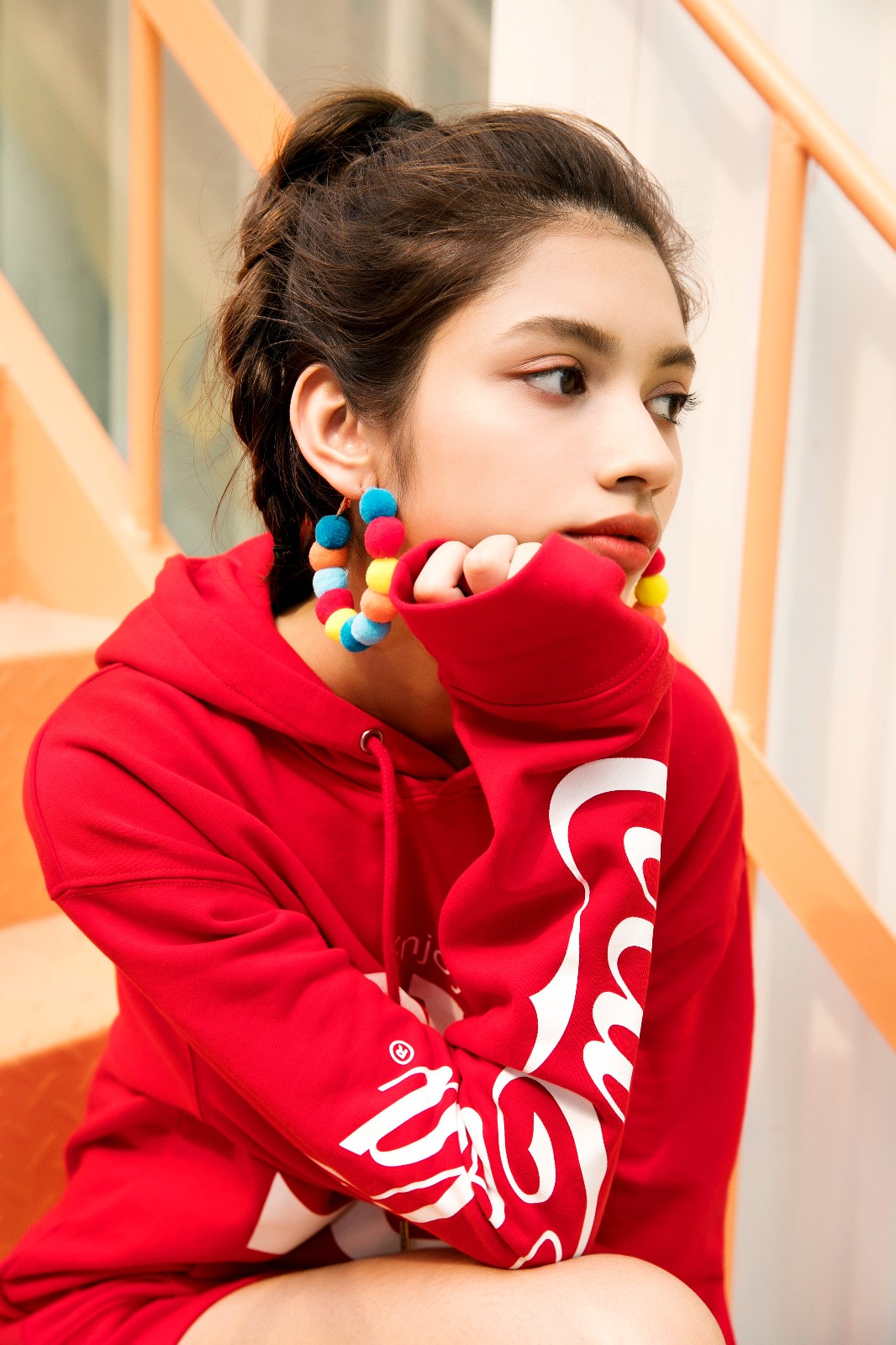 歌手李佩玲最新主打情歌《致单身》&《星烁》闪耀八月,暖心上线