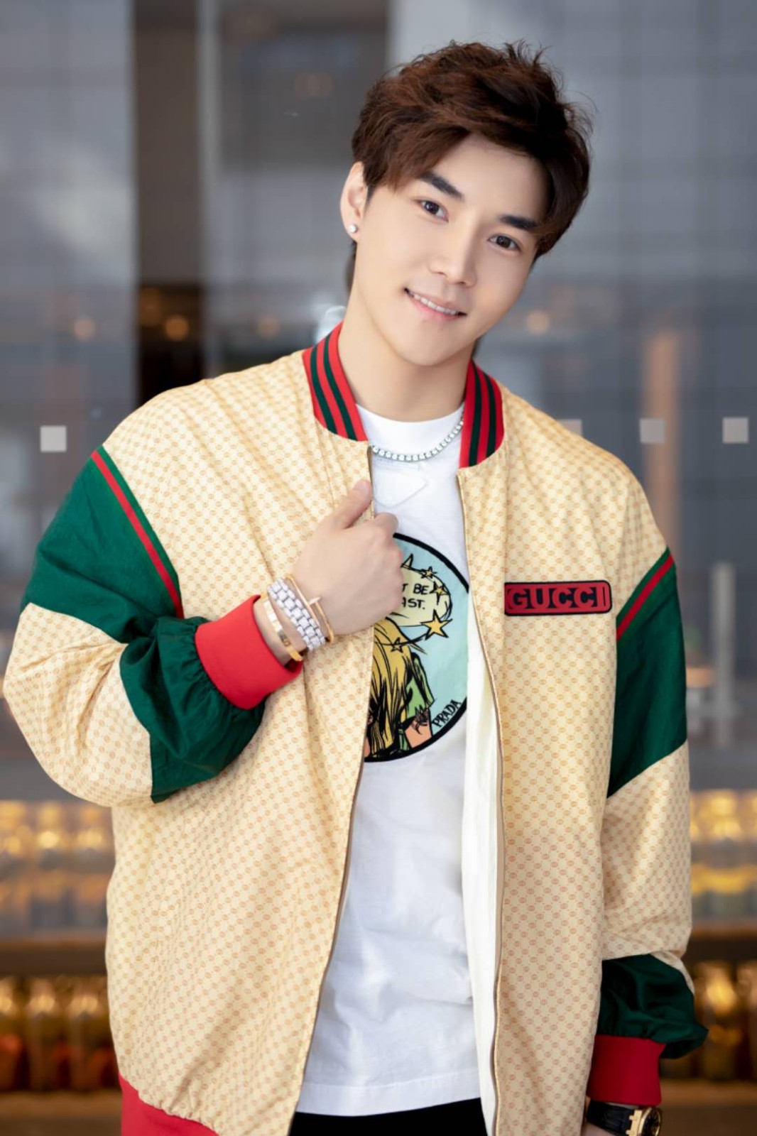 孙博豪帅气曝光写真 尽显阳光清新__财经头条