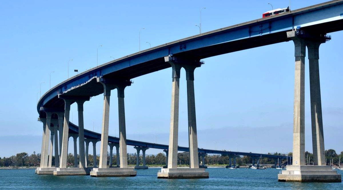 美国标志性大桥为啥给中国造?因为美国没人能接单