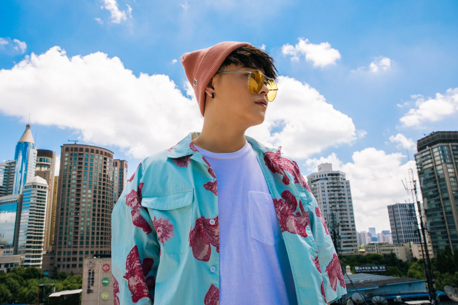 小青龙盛夏强劲清爽说唱 全新单曲《call me》演绎浪漫说唱派