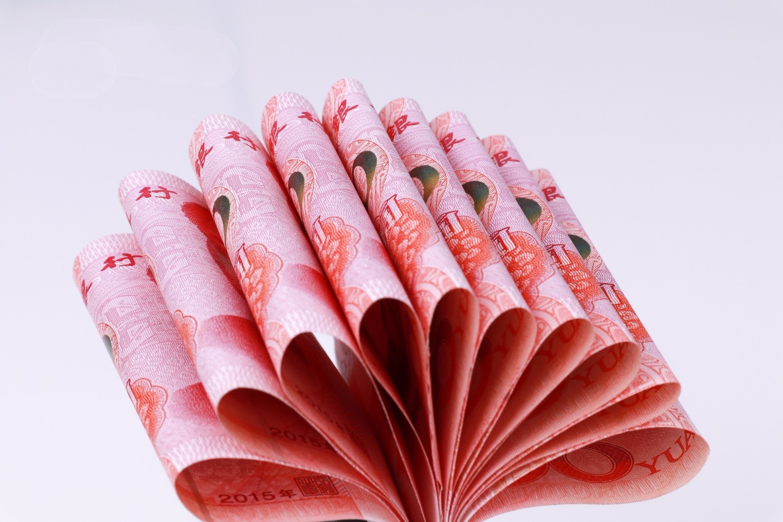 人民币贬值速度超乎想象!2018年的一万元,202