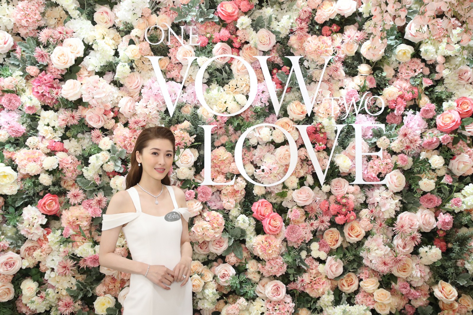 周励淇选戒指鼓励自己 加盟英皇后代言,入围好事连连