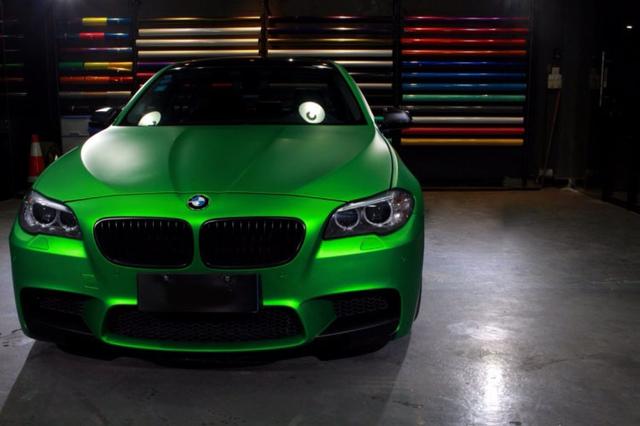 宝马5系宝强绿改色贴膜加装m5大包围效果图-新浪汽车