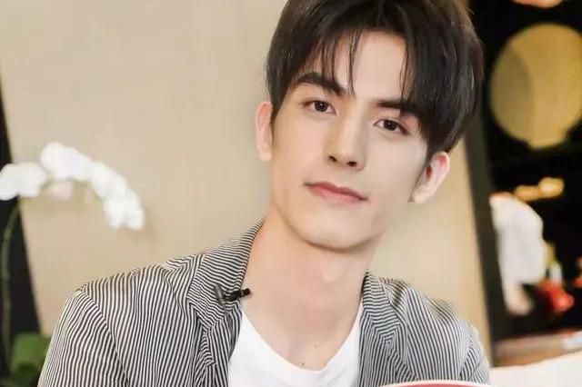 很多粉丝都知道宋威龙的手机号还半夜打电话,