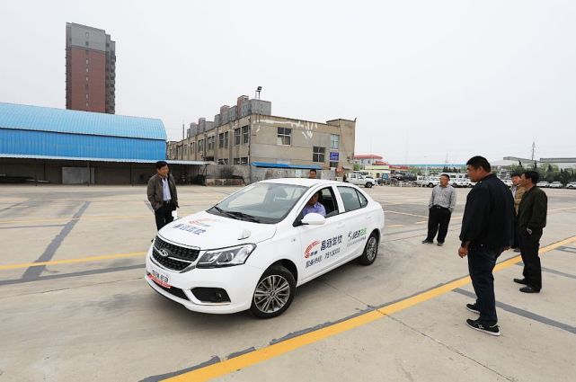 新型轿车代替老式皮卡 荣成这几家驾校教练车要换新