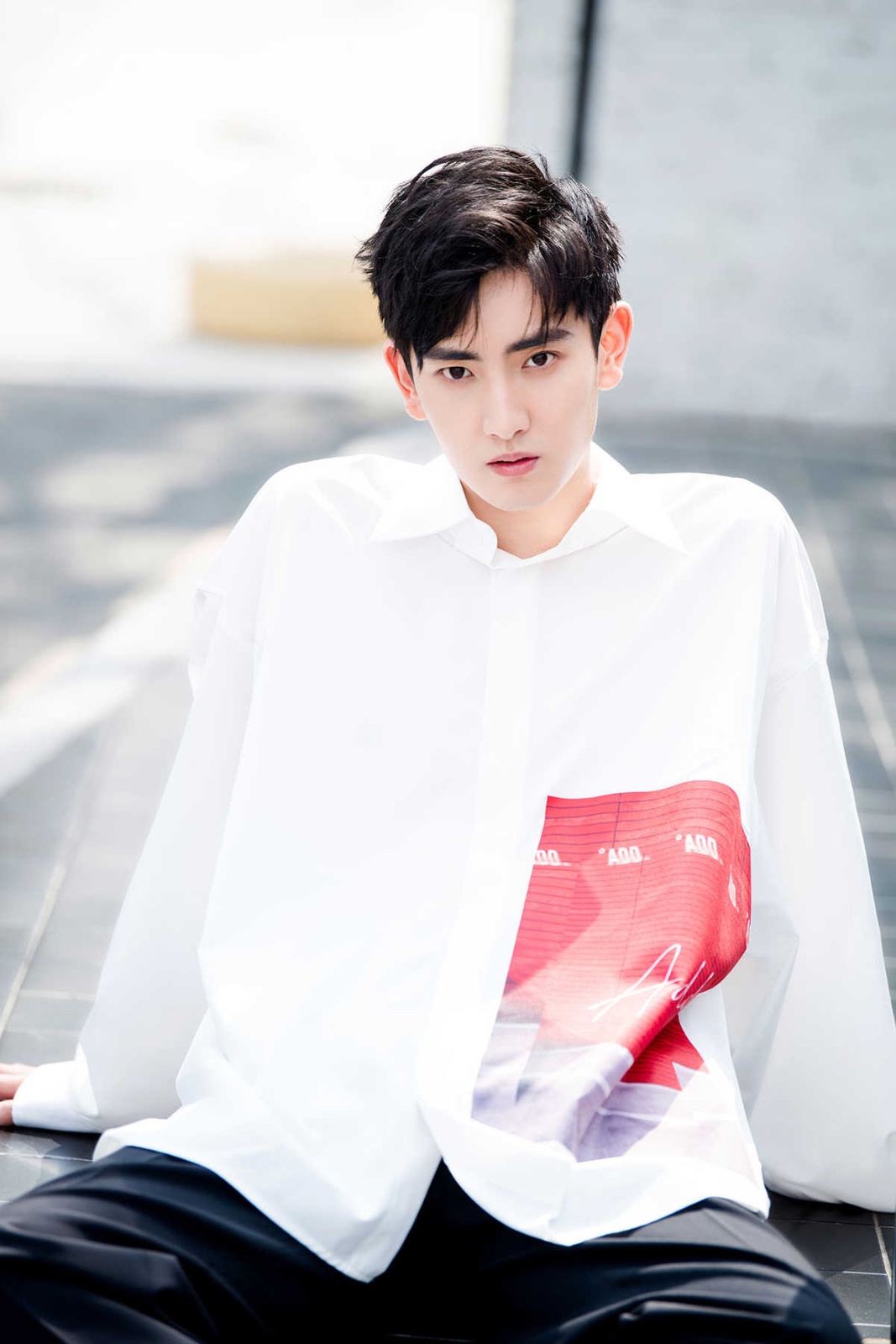 陈烨林曝光春日帅气写真,清爽如"初恋男孩"