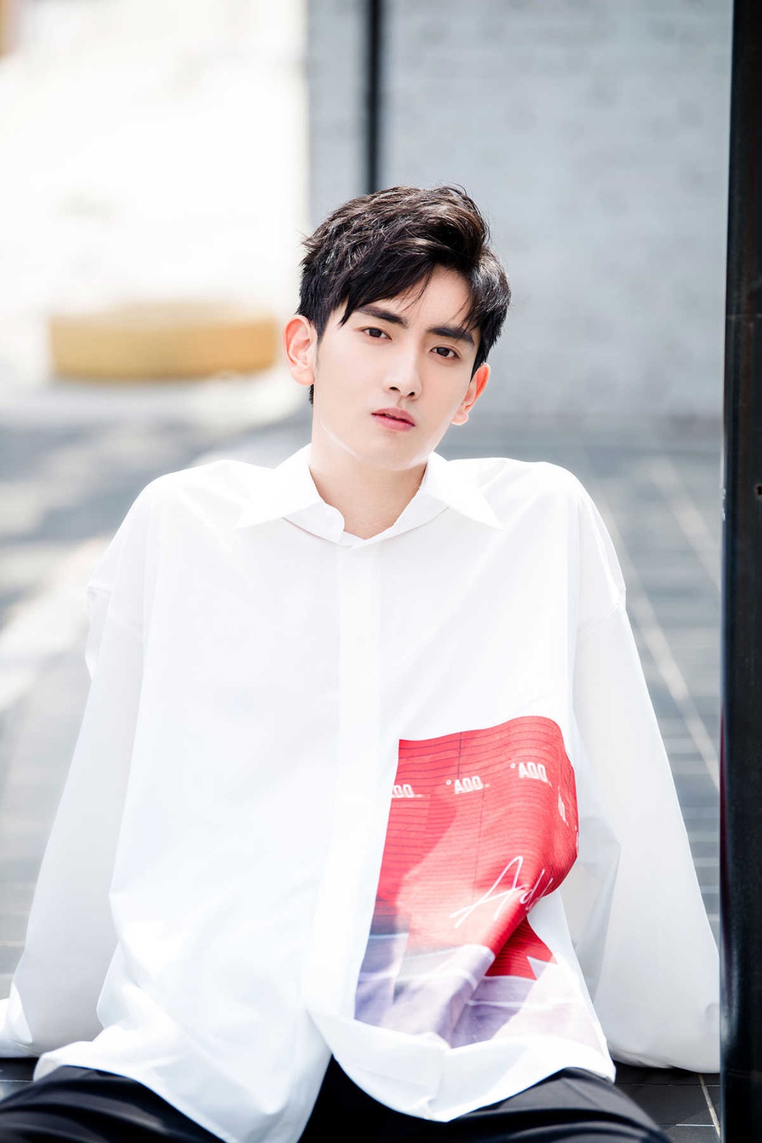 陈烨林曝光春日帅气写真,清爽如"初恋男孩"