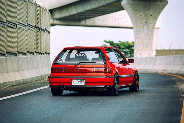 不朽传奇本田vtec的鼻祖--战神思域ef