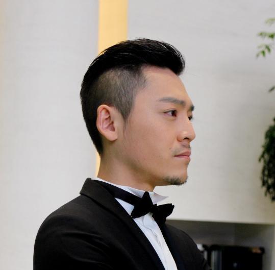 曾经是国家一级演员,离婚将家产留给妻子,如今儿子为他赚足面子