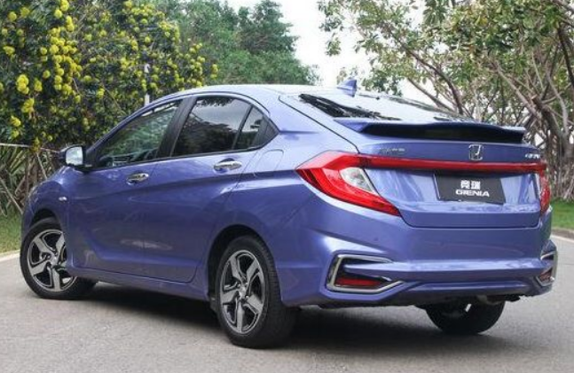 本田"最漂亮"的车,造型前卫,配地球梦发动机,仅售10万!