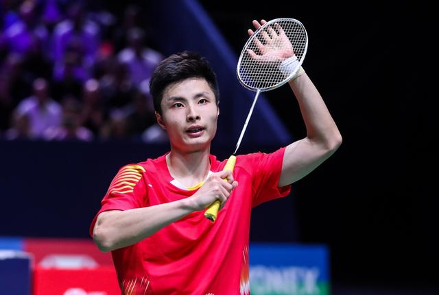 挑战!国羽1号男单完胜日本人晋级8强,将与印尼一哥争4强!
