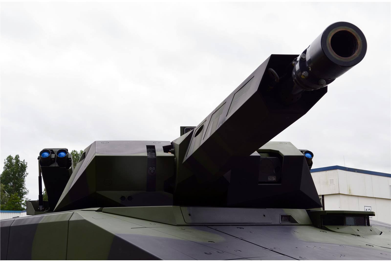 62毫米同轴机枪,简单来说就是一款3管的mg3