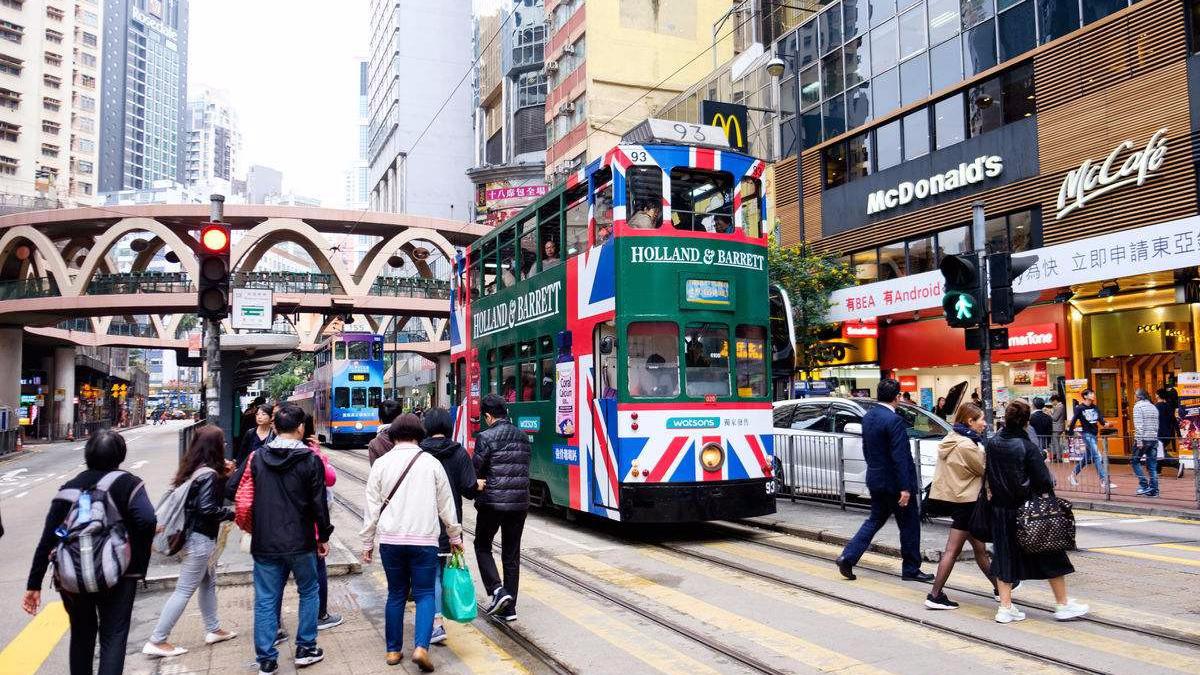 去香港旅游,千万不能错过的"叮叮车",运营上百年的情怀车!