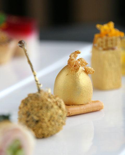 日本土豪吃"黄金餐",原材料是大便,吃一口一幢别墅就没了