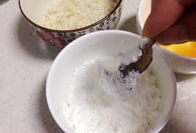 怎么做好吃?小朋友最爱肯德基炸虾球的做法步