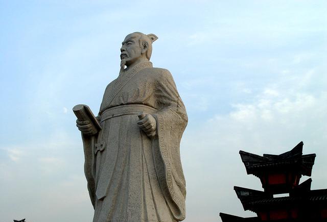 法家的崛起与焚书坑儒——中国“法律面前人人平等”时代的肇始