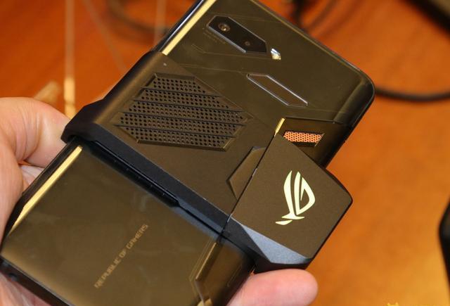 华硕rogphone发布最炫酷游戏手机超频骁龙845