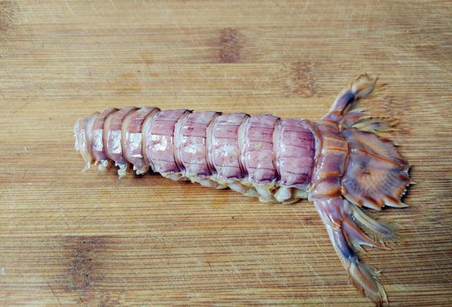 虾爬子皮皮虾这样剥壳不扎手不浪费十几秒吃到一整条肉