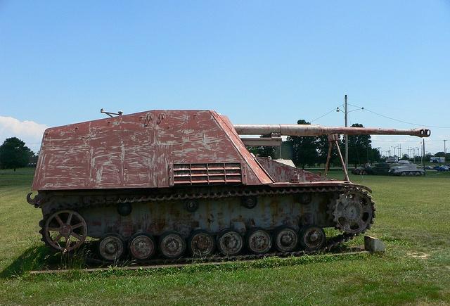 二战装甲战斗车辆 之 德国"犀牛"(nashorn)坦克歼击车