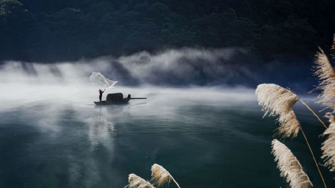 小东江的雾具有仙气,飘渺虚无,变幻无常,如真似幻,如诗似画._新浪看点