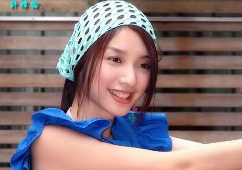 许玮伦去世10年,前男友李威却从未忘记她的生日,还代她尽孝父母