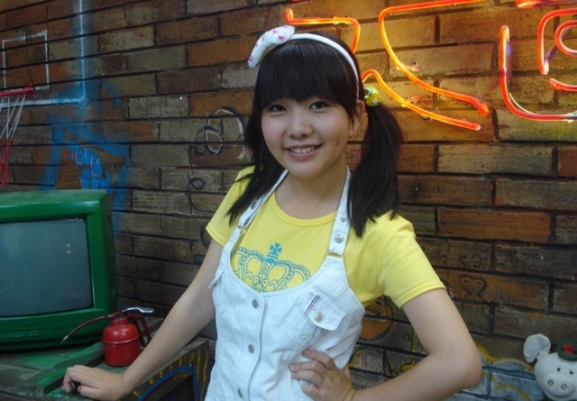 图为《家有儿女》中朵朵的扮演者段丽阳,她1993年出生于河北邯郸,现