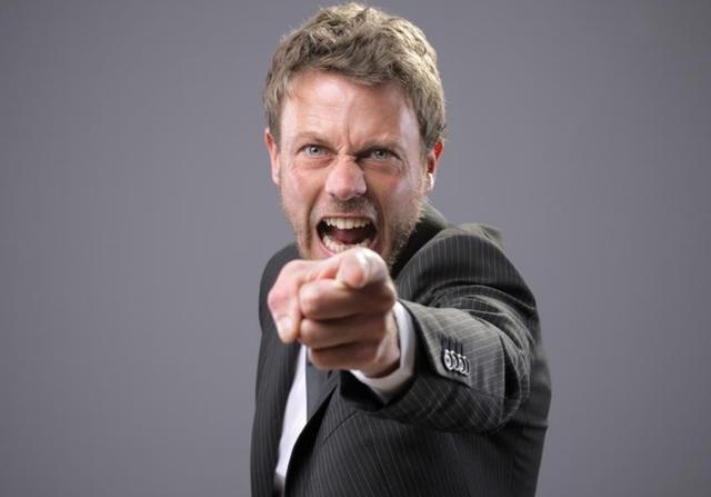 老板怒骂:怎么养了你们这群废物!员工商议集体罢工,隔天我懵了