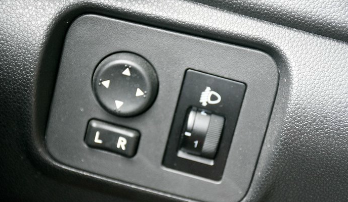 奇瑞小蚂蚁eq1,物理旋钮式开关,提高行车安全性-新浪汽车