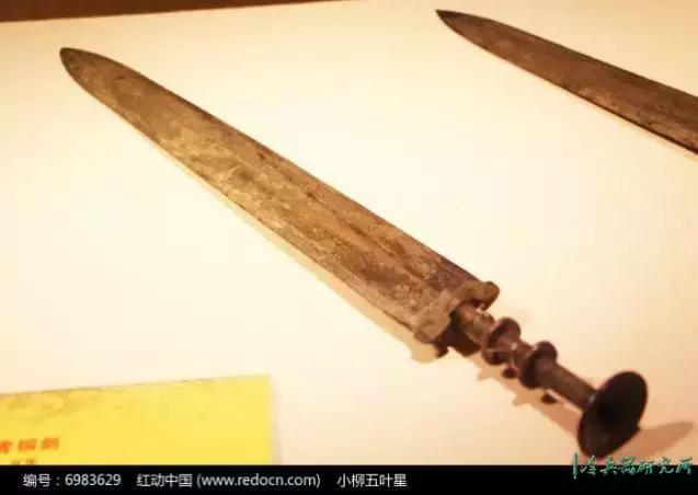 刀剑上的血槽真是用来放血的吗？为何汉剑和唐刀上都没有？