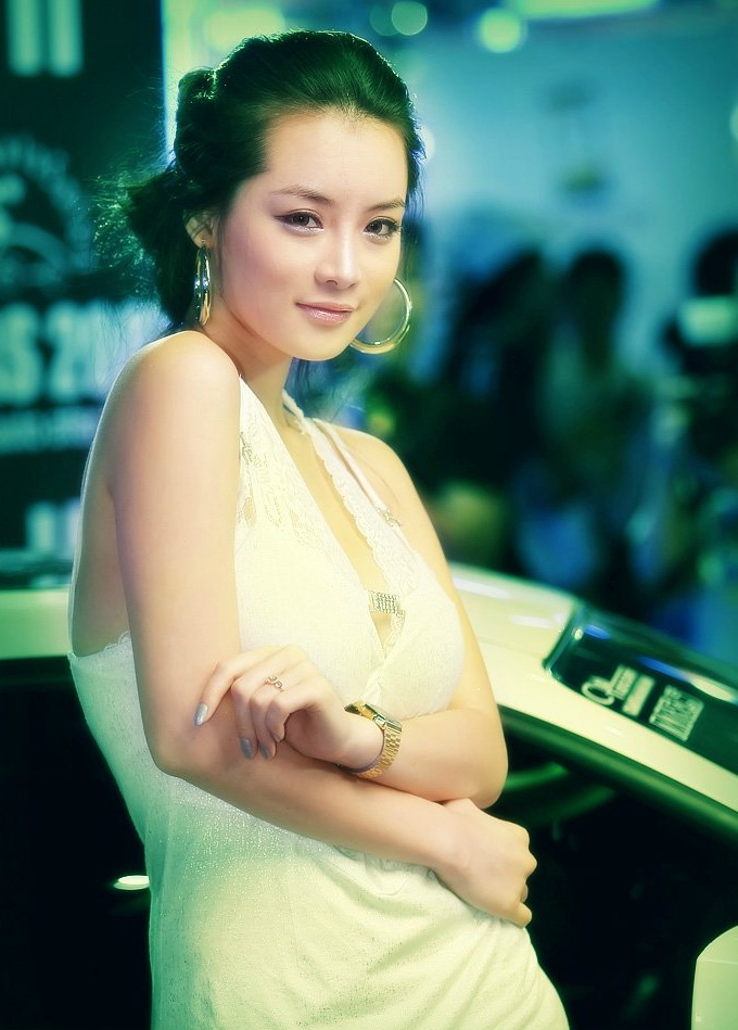 韩国第一s女王靓丽车模林智慧