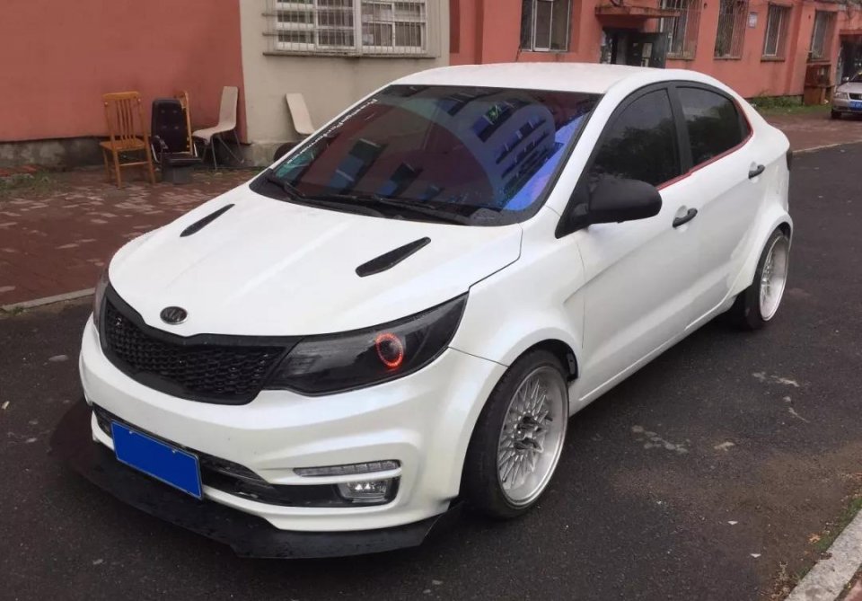 全国首例起亚k2宽体改装车,小众车也能玩出自己的风格!