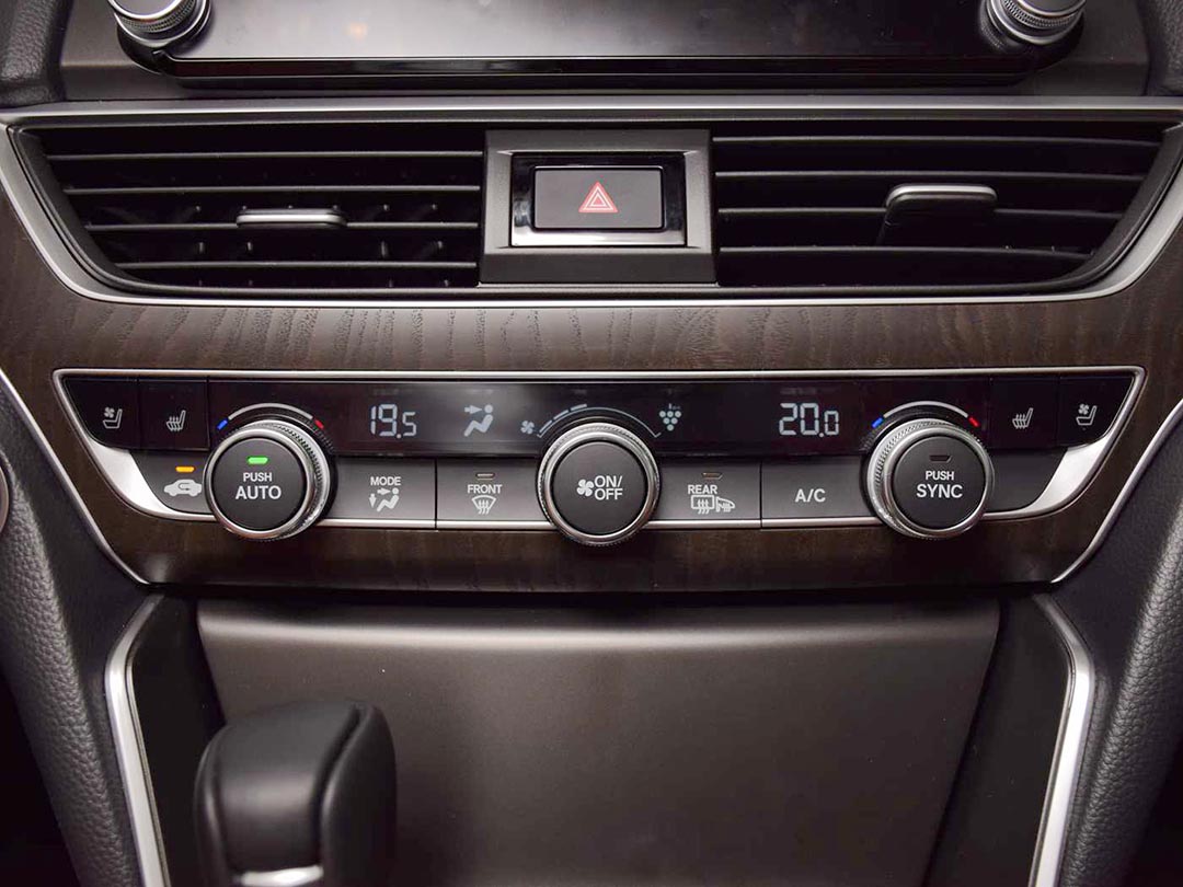 坐到车里比车外还热夏天车内空调该怎么用