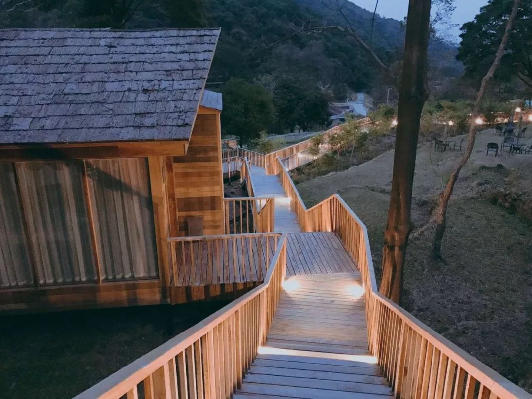 美到窒息!佛山出发2小时,泡温汤,住木屋……让人乐不思蜀!