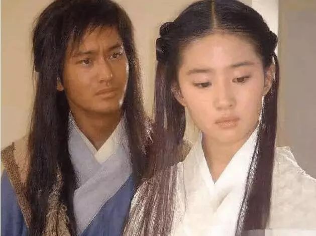 曾身陷五角恋、疑似家暴出轨、打架斗殴的他,