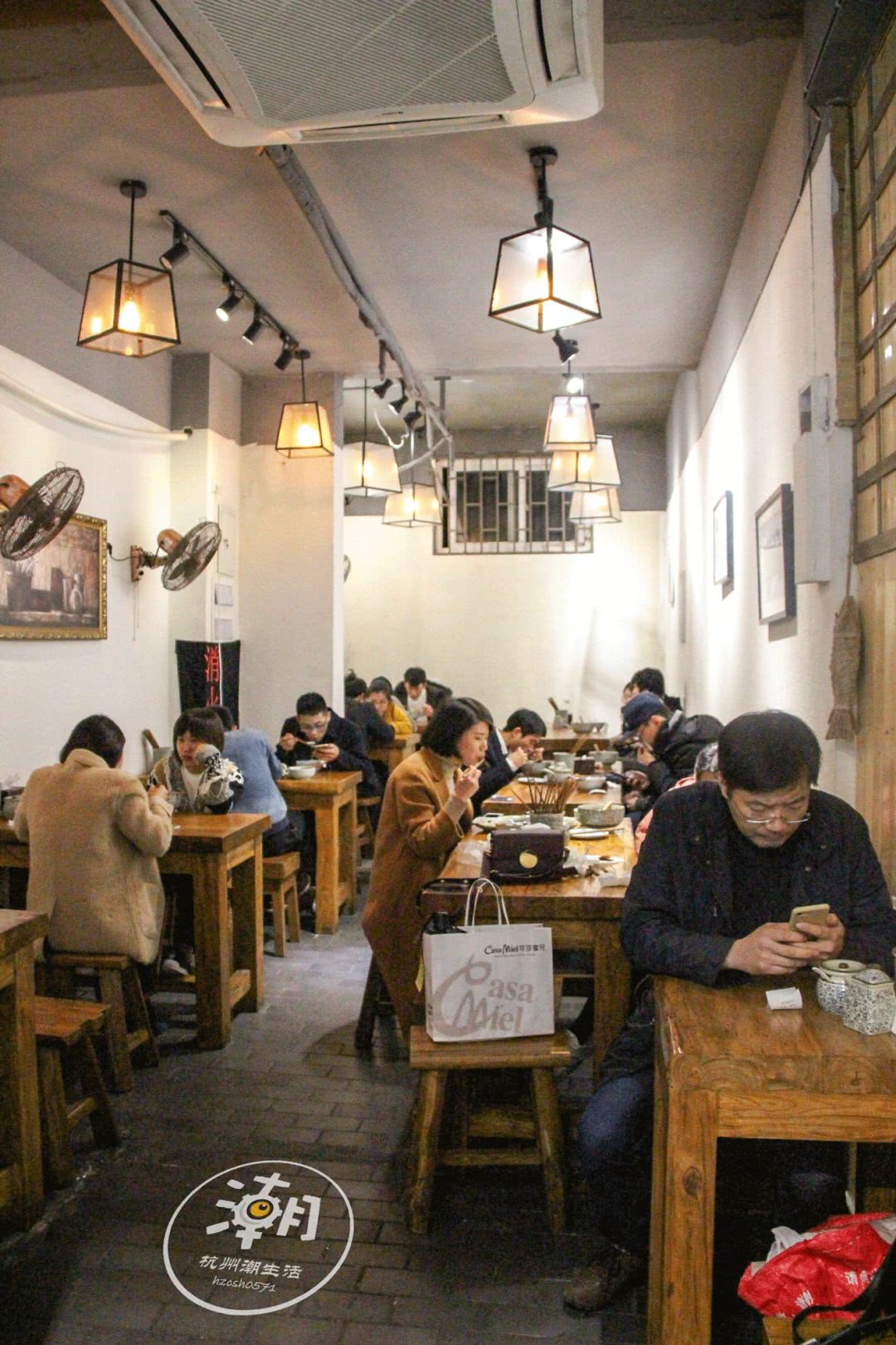 老街面馆 好吃不贵 二十二元 半筋半肉 品质享受 工薪消费!