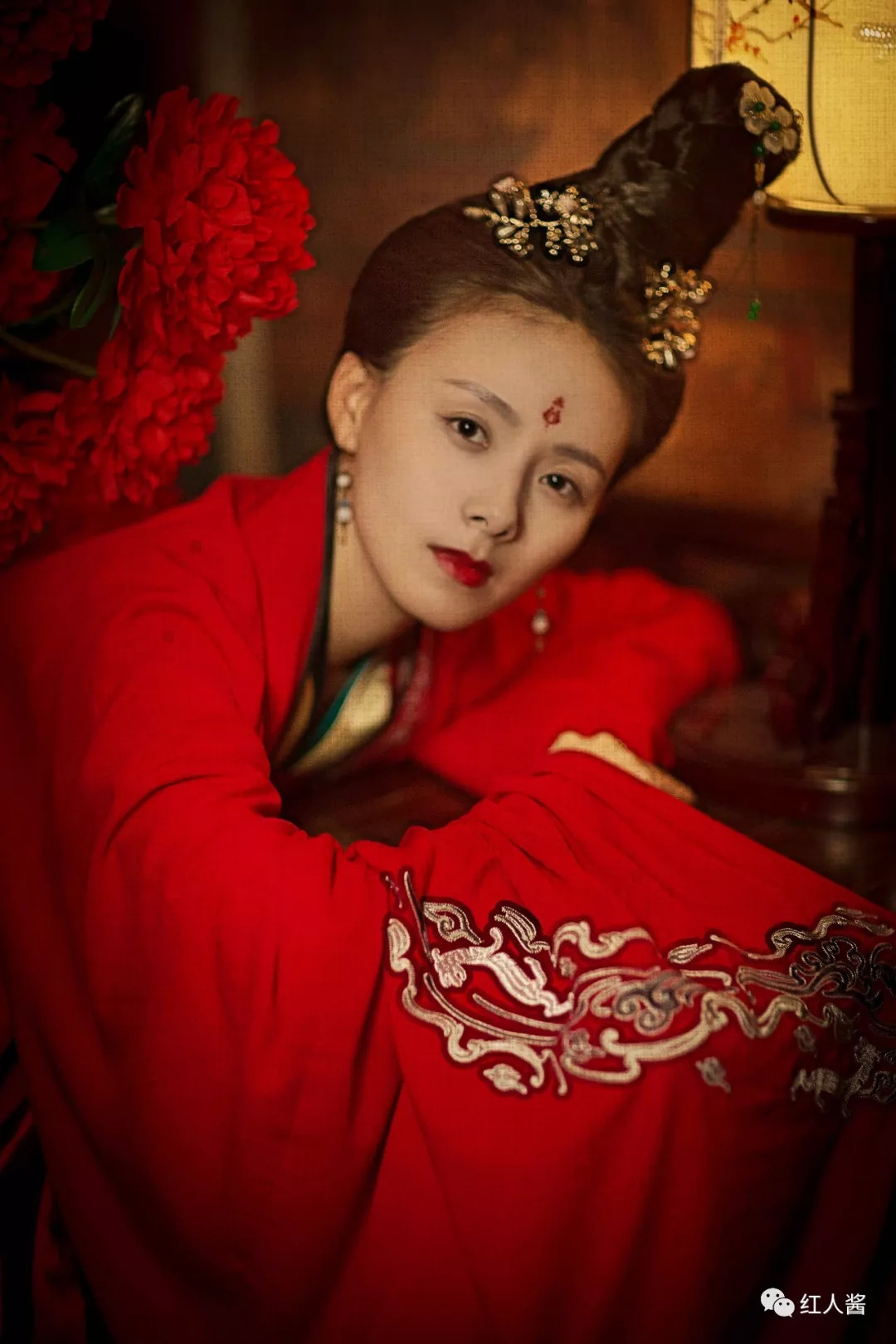 曹艳腹有诗书气自华岁月从不败美人