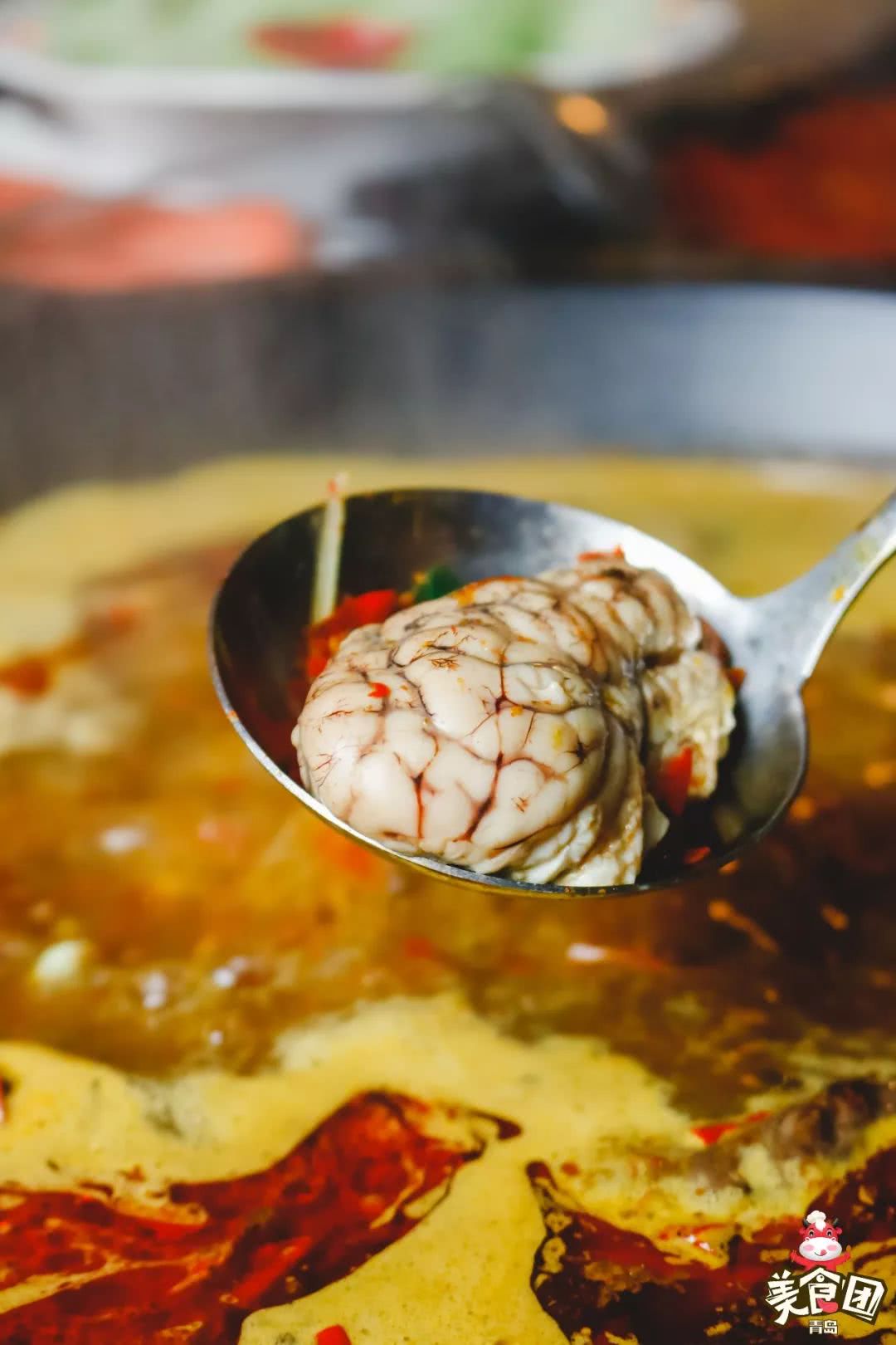 8折!编辑部全体零差评!700㎡重庆老火锅店竟是文艺范