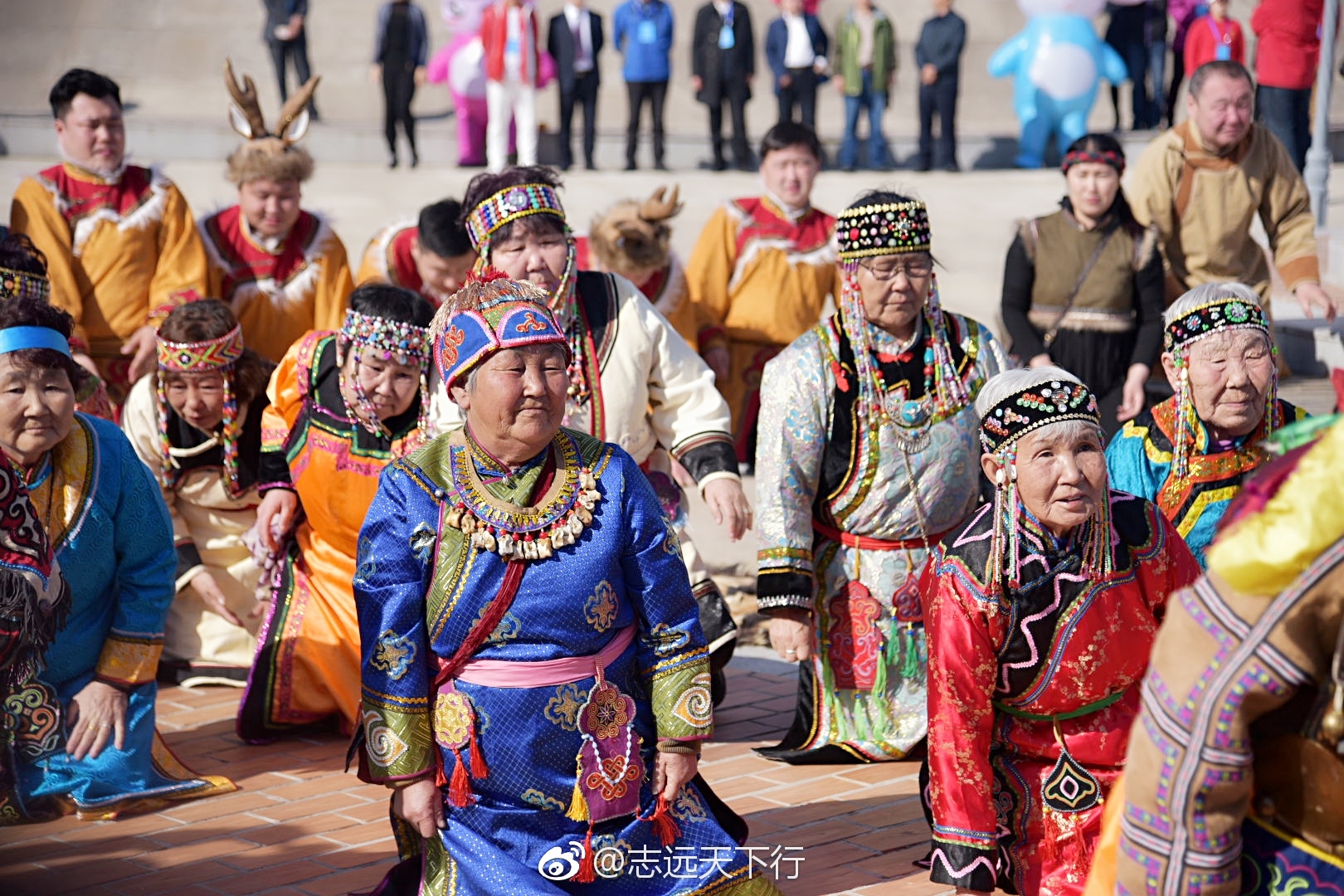 今天上午,万众瞩目的呼玛开江节在江畔公园正式启动
