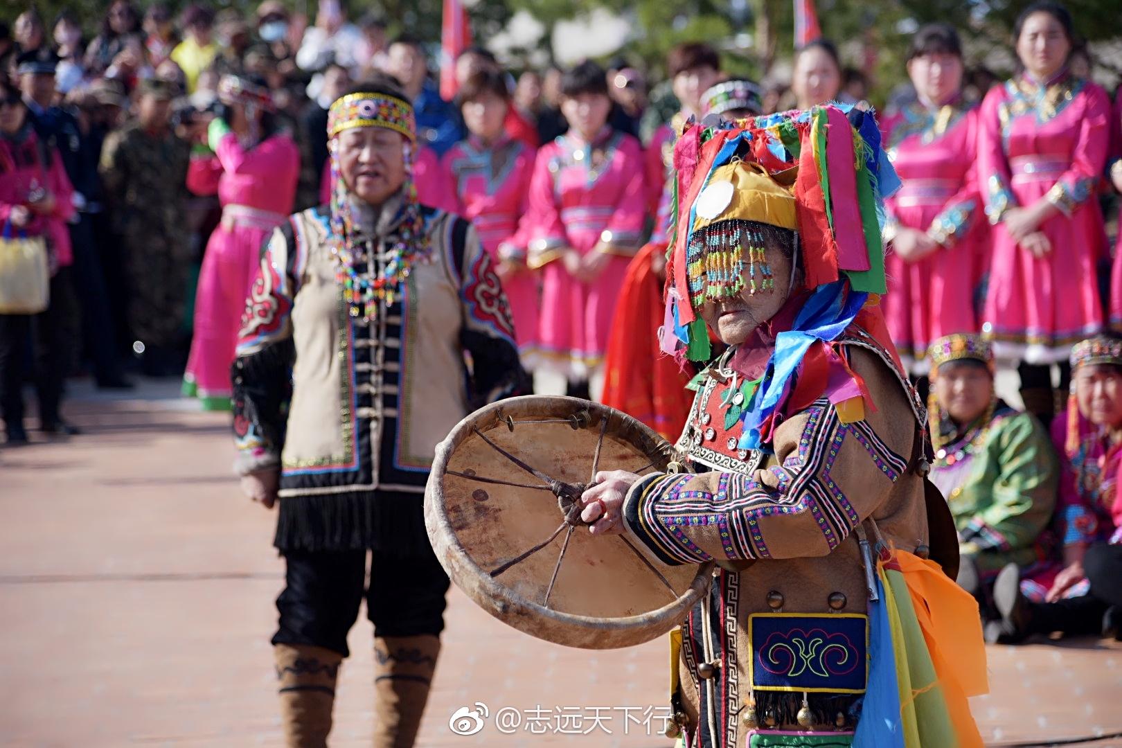 今天上午,万众瞩目的呼玛开江节在江畔公园正式启动