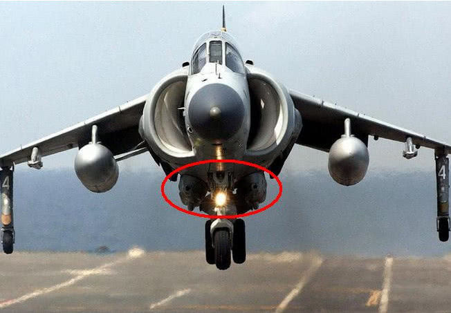 歼-20到底有没有装航炮?导弹打光了怎么办,这次终于有了答案