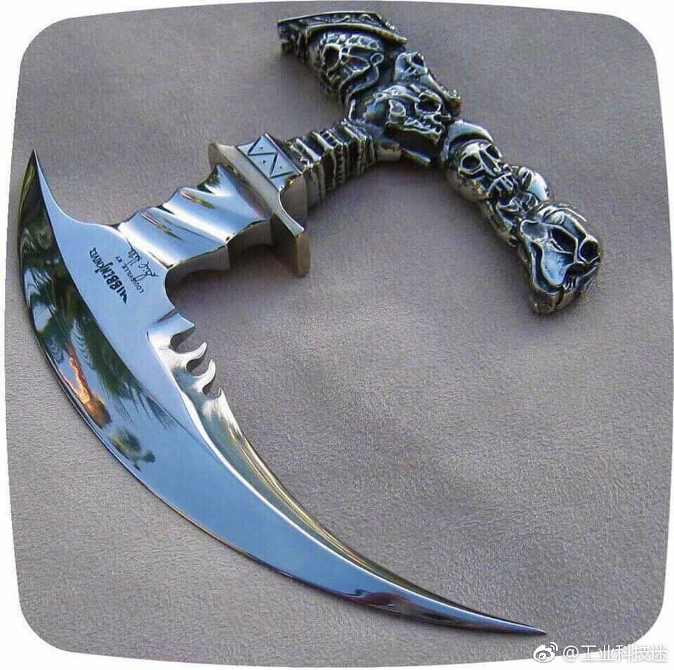 一组造型奇特一般只能在游戏中看到的冷兵器